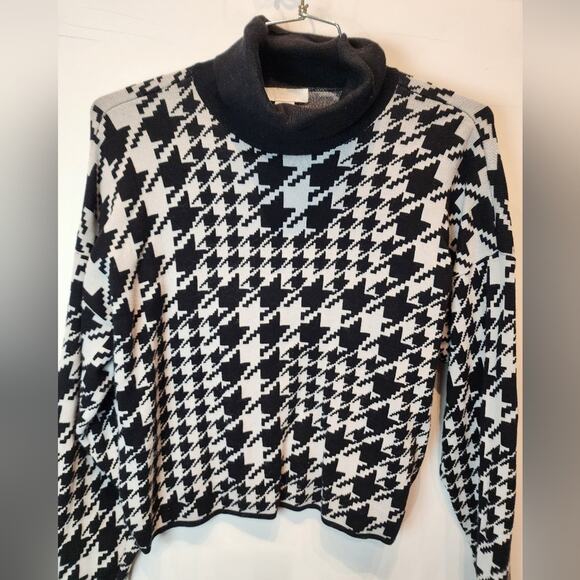 H&M Black & White Boxy Sweater Oversized  Turtle Neck Size S - Picture 2 of 7